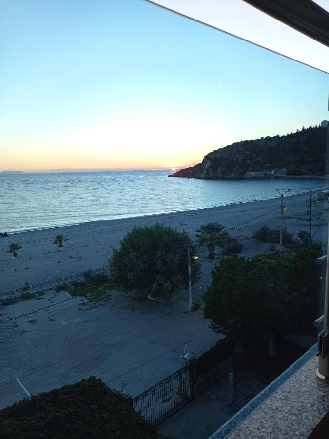 Wave N' Sea Apartments Himare Exterior photo