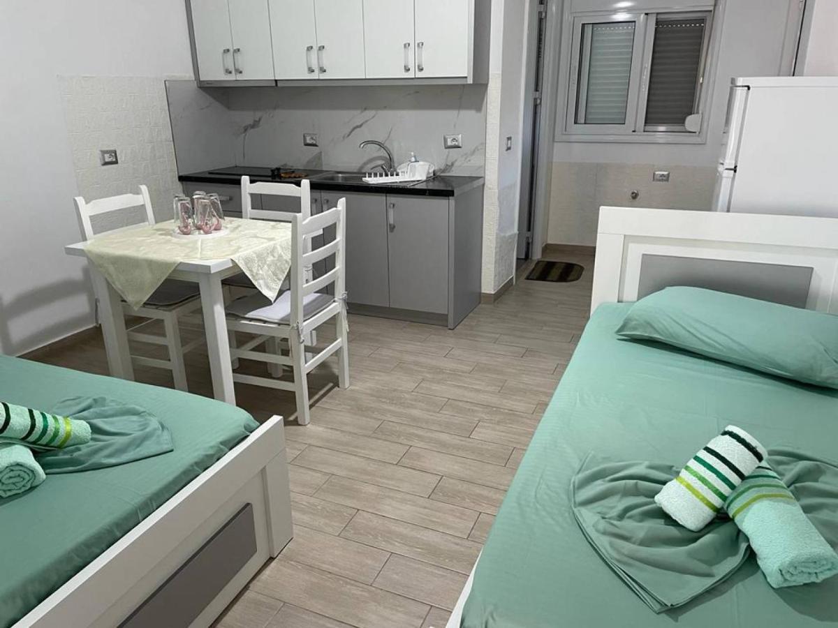 Wave N' Sea Apartments Himare Exterior photo